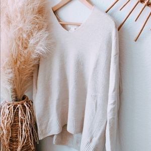 H&M creme sweater